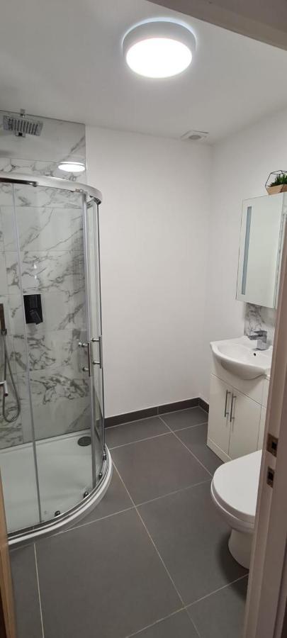 2 Bedroom Central Apartment Leek Eksteriør billede